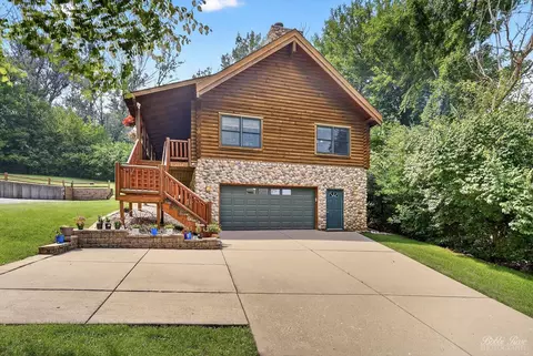 Exterior - 1334 Hillside Vw, Algonquin, IL 60102 photo 1 of 3