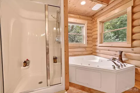 Bath - 1334 Hillside Vw, Algonquin, IL 60102 photo 3 of 5