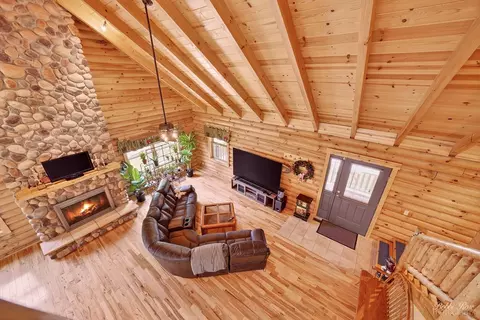 Living - 1334 Hillside Vw, Algonquin, IL 60102 photo 4 of 4