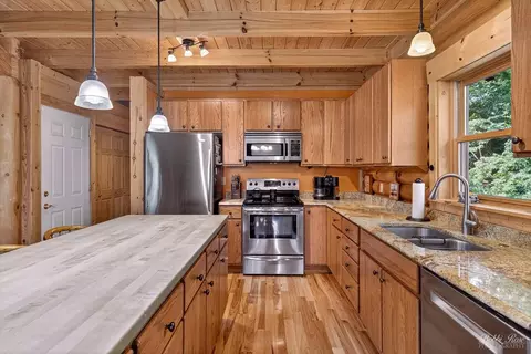 Kitchen - 1334 Hillside Vw, Algonquin, IL 60102 photo 2 of 2