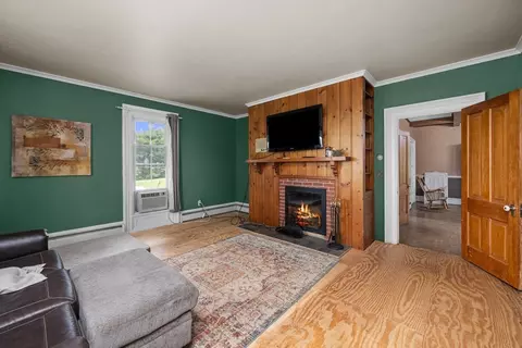 Living - 10274 E 1900th St, Cambridge, IL 61238 photo 2 of 6