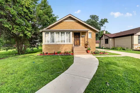 Exterior - 11701 S Bell Ave, Chicago, IL 60643 photo 2 of 8