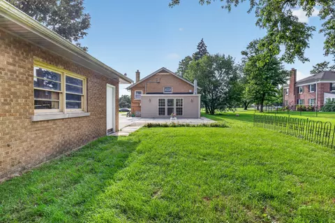 Exterior - 11701 S Bell Ave, Chicago, IL 60643 photo 7 of 8