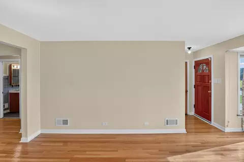 Living - 11701 S Bell Ave, Chicago, IL 60643 photo 3 of 9