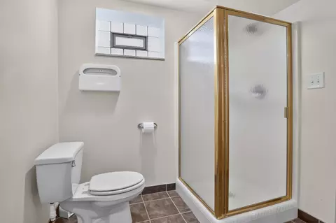 Bath - 11701 S Bell Ave, Chicago, IL 60643 photo 3 of 4