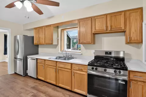 Kitchen - 11701 S Bell Ave, Chicago, IL 60643 photo 1 of 2