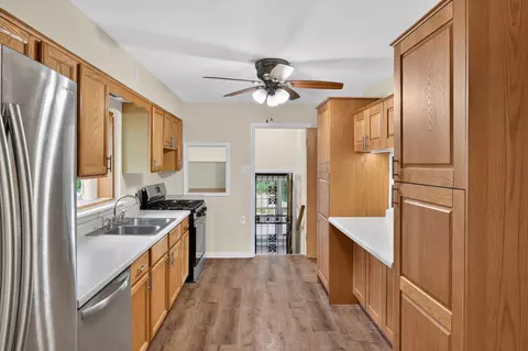 Entry Way - 11701 S Bell Ave, Chicago, IL 60643 photo 1 of 4