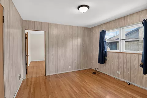Bedroom - 11701 S Bell Ave, Chicago, IL 60643 photo 4 of 8