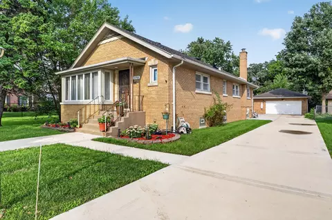 Exterior - 11701 S Bell Ave, Chicago, IL 60643 photo 3 of 8