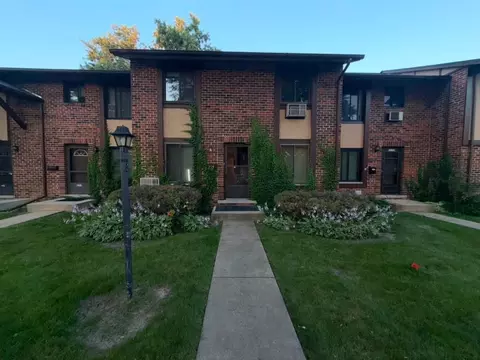 1 S255 Dillon Ln, Villa Park, IL 60181
