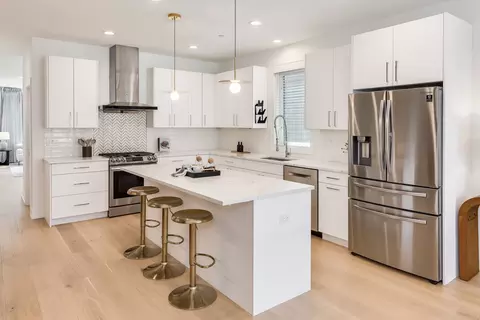 Kitchen - 1118 Pitner Ave, Evanston, IL 60202 photo 2 of 3