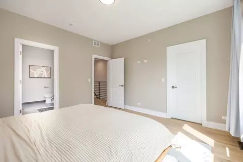 Bedroom - 1118 Pitner Ave, Evanston, IL 60202 photo 2 of 5