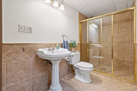 Bath - 24847 W Burdick Rd, Plainfield, IL 60585 photo 5 of 5