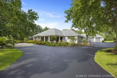 38 W064 Tanglewood Dr, Batavia, IL 60510