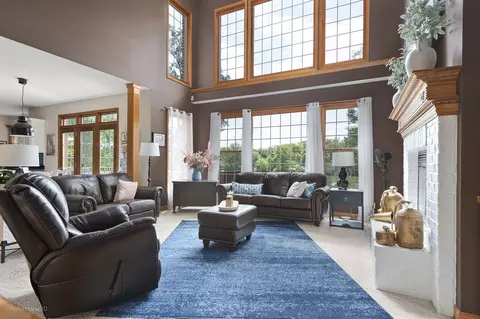 Living - 413 Edgewater Dr, Morris, IL 60450 photo 1 of 4
