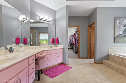 Bath - 413 Edgewater Dr, Morris, IL 60450 photo 1 of 3