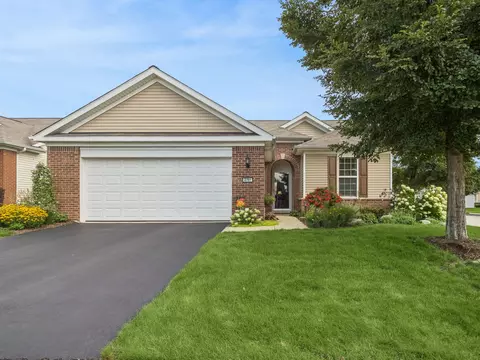 Exterior - 2751 Beacon Point Cir, Elgin, IL 60124 photo 1 of 9