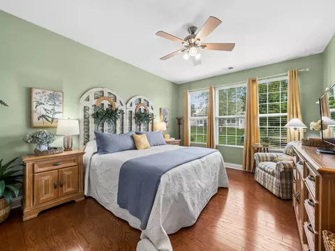 Bedroom - 2751 Beacon Point Cir, Elgin, IL 60124 photo 2 of 3