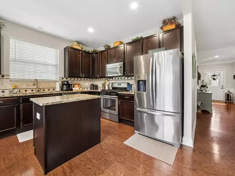Kitchen - 2751 Beacon Point Cir, Elgin, IL 60124 photo 1 of 4