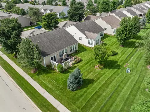 View/Area - 2751 Beacon Point Cir, Elgin, IL 60124 photo 4 of 6