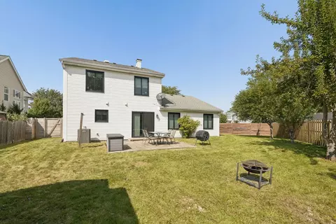 Exterior - 556 Foxford Rd, Bartlett, IL 60103 photo 4 of 6