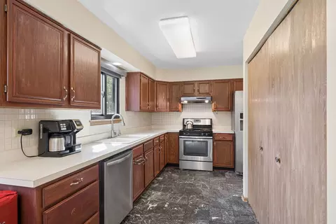 Kitchen - 556 Foxford Rd, Bartlett, IL 60103 photo 1 of 2