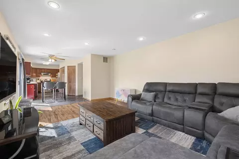 Living - 556 Foxford Rd, Bartlett, IL 60103 photo 2 of 2