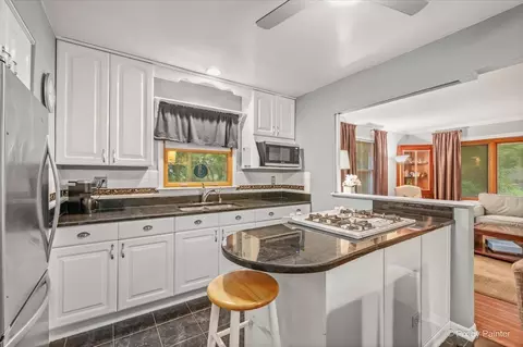 Kitchen - 12 Oak Dr, Oakwood Hills, IL 60013 photo 1 of 3