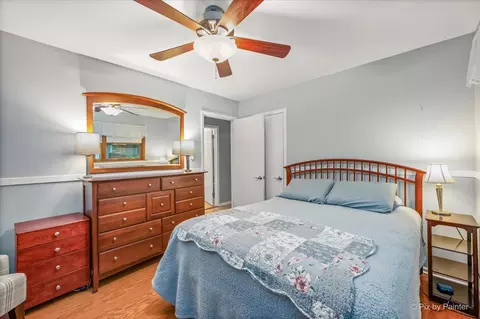 Bedroom - 12 Oak Dr, Oakwood Hills, IL 60013 photo 1 of 3