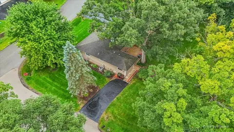 View/Area - 12 Oak Dr, Oakwood Hills, IL 60013 photo 2 of 5