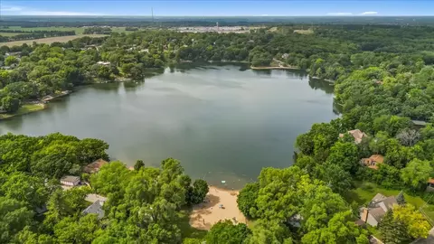 View/Area - 12 Oak Dr, Oakwood Hills, IL 60013 photo 3 of 5