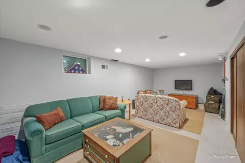 Other - 12 Oak Dr, Oakwood Hills, IL 60013 photo 4 of 9