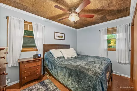Bedroom - 12 Oak Dr, Oakwood Hills, IL 60013 photo 2 of 3