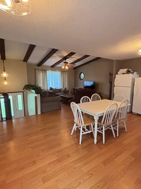 Dining - 112 Cherry St, Carthage, IL 62321 photo 1 of 2