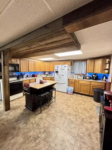 Kitchen - 112 Cherry St, Carthage, IL 62321 photo 1 of 2