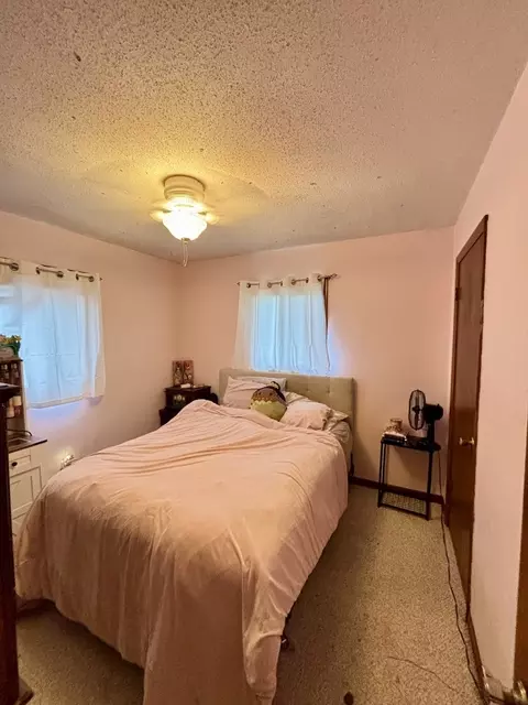 Bedroom - 112 Cherry St, Carthage, IL 62321 photo 3 of 5