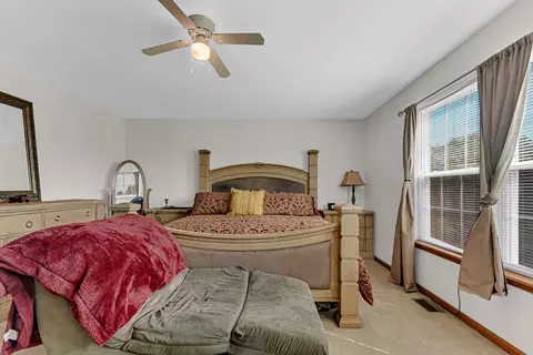 Bedroom - 1806 Crestview Dr, Plainfield, IL 60586 photo 4 of 4