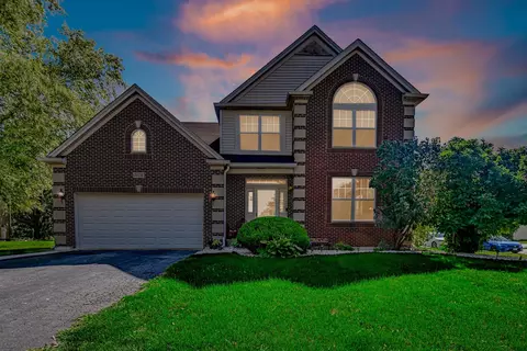 Exterior - 1806 Crestview Dr, Plainfield, IL 60586 photo 3 of 6