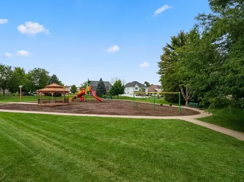 Exterior - 1806 Crestview Dr, Plainfield, IL 60586 photo 5 of 9
