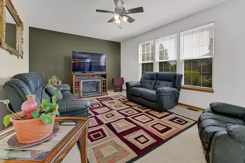 Living - 1806 Crestview Dr, Plainfield, IL 60586 photo 2 of 3
