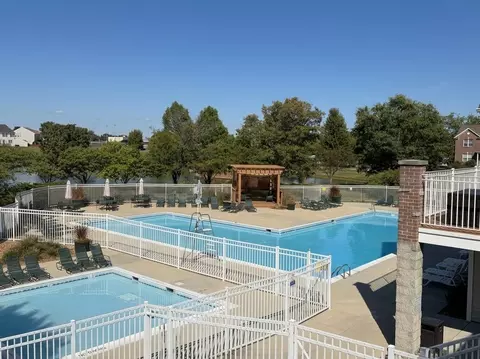 Exterior - 1806 Crestview Dr, Plainfield, IL 60586 photo 4 of 9