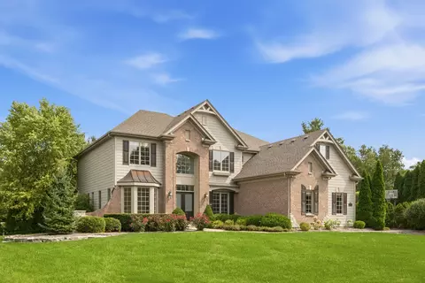 3818 Grand View Ct, Saint Charles, IL 60175