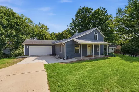 401 Walnut St, Port Byron, IL 61275