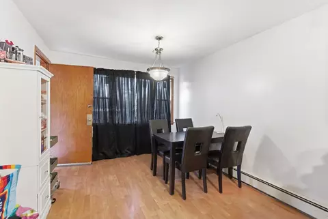 Dining - 7426 W 62nd Pl, Summit, IL 60501 photo 2 of 2