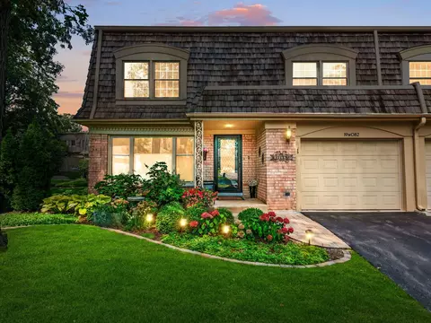 19 W082 Avenue Barbizon, Oak Brook, IL 60523