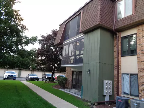 9165 North Rd #F, Palos Hills, IL 60465