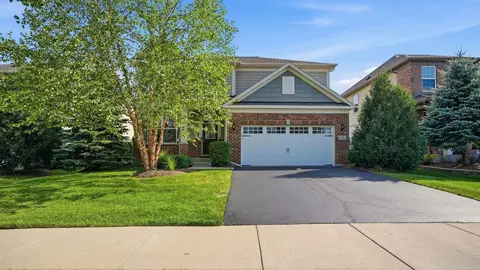 5 Palisades Blvd, Hawthorn Woods, IL 60047