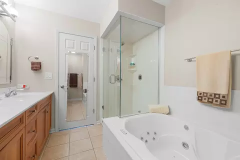 Bath - 1513 Acorn Ct, Wheeling, IL 60090 photo 4 of 6