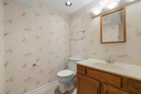 Bath - 1513 Acorn Ct, Wheeling, IL 60090 photo 6 of 6