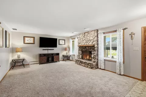 Living - 711 Miller St, Beecher, IL 60401 photo 2 of 3